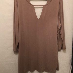 Brownish taupe colored slinky top 3/4 sleeves
